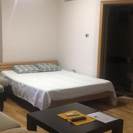 Apartman Snow White Novi Sad Exterior foto